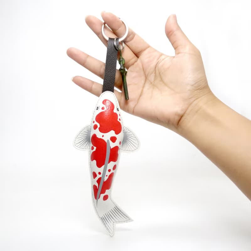 【雙11折扣】Koi Fish keychain, gift for animal lovers add charm to your bag.