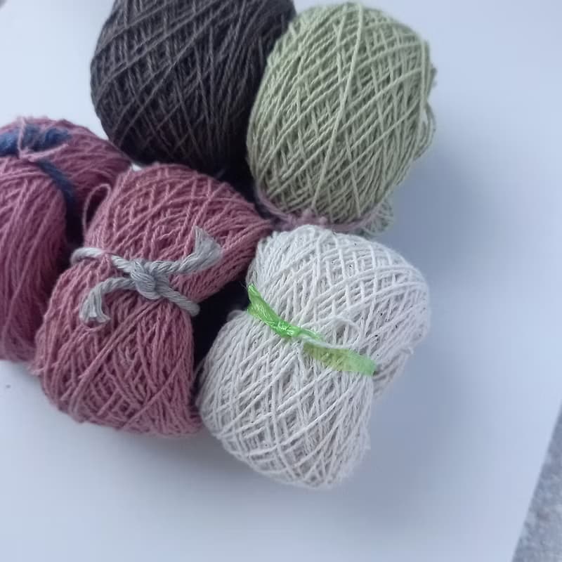 桜・チョコレート色/80m×5色 太さ0.7mm/草木染め綿糸/手染め糸・刺繍糸・刺し子糸・クロスステッチ・タッセル