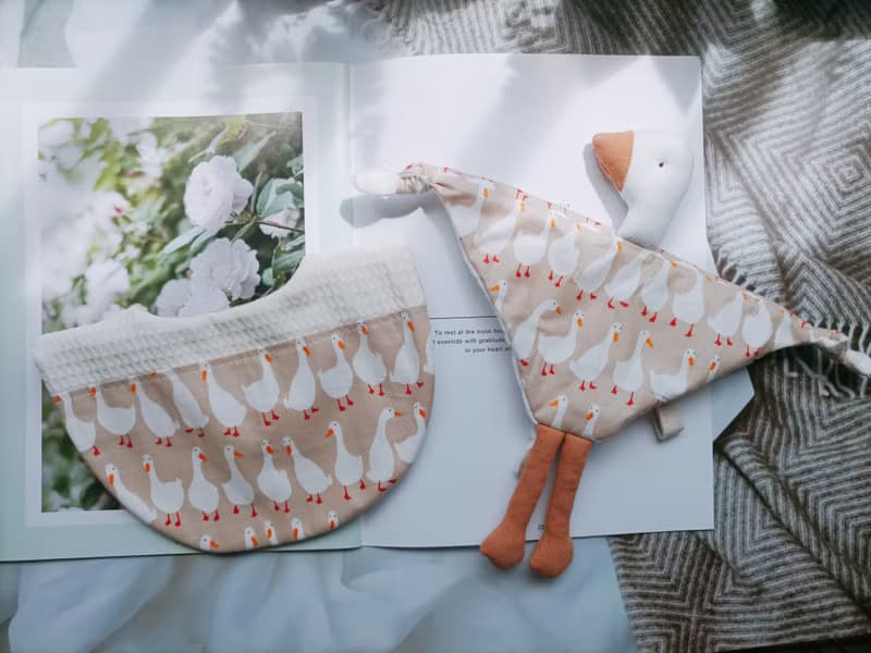 津Handmade 單鴨鴨安撫巾/加手搖鈴