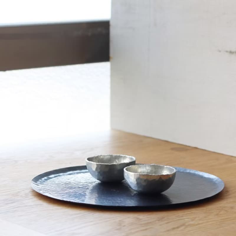 ころりとした錫の器　　 錫杯