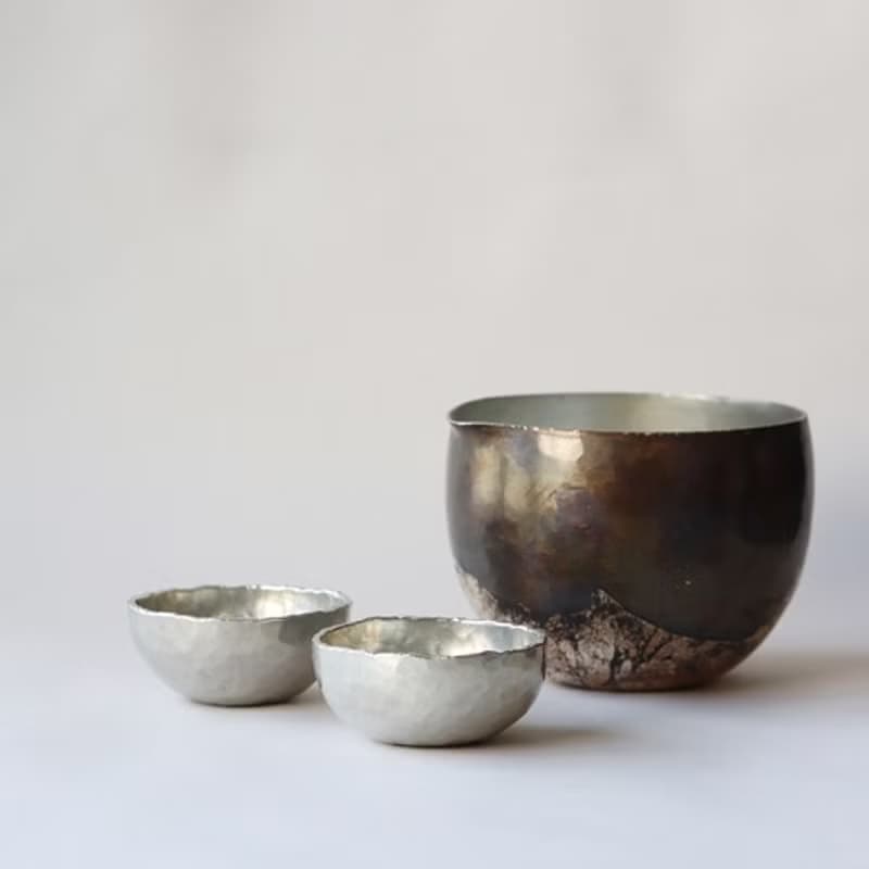 ころりとした錫の器　　 錫杯
