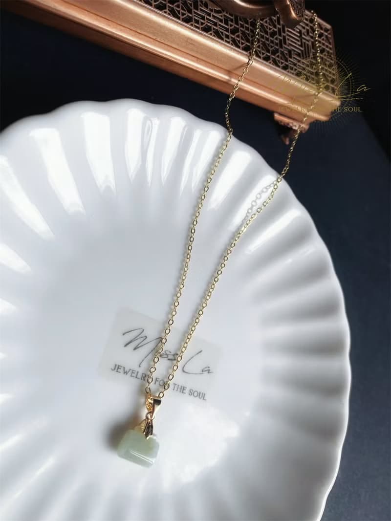 天然緬甸玉翡翠 冰糯種 長命百歲 長命鎖 禮物 項鍊 滿月禮 彌月