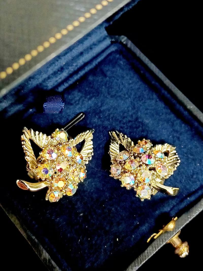 vintage jewelry  BSK 金色極光萊茵花卉 夾式耳環