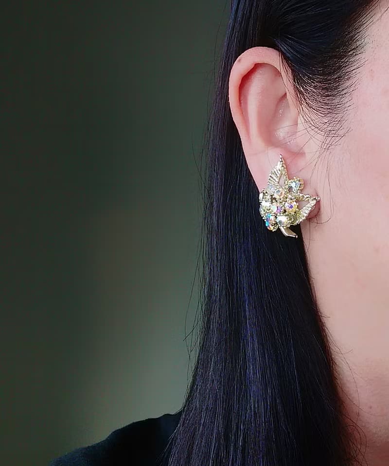 vintage jewelry  BSK 金色極光萊茵花卉 夾式耳環