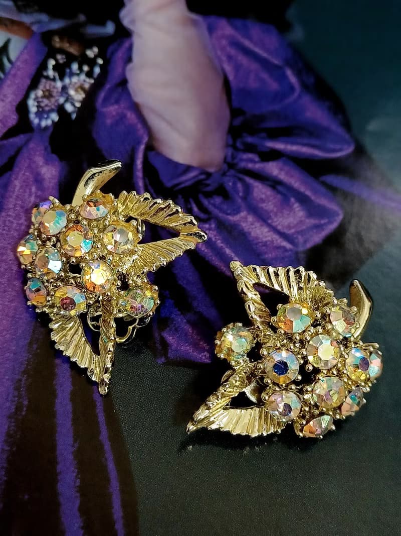 vintage jewelry  BSK 金色極光萊茵花卉 夾式耳環