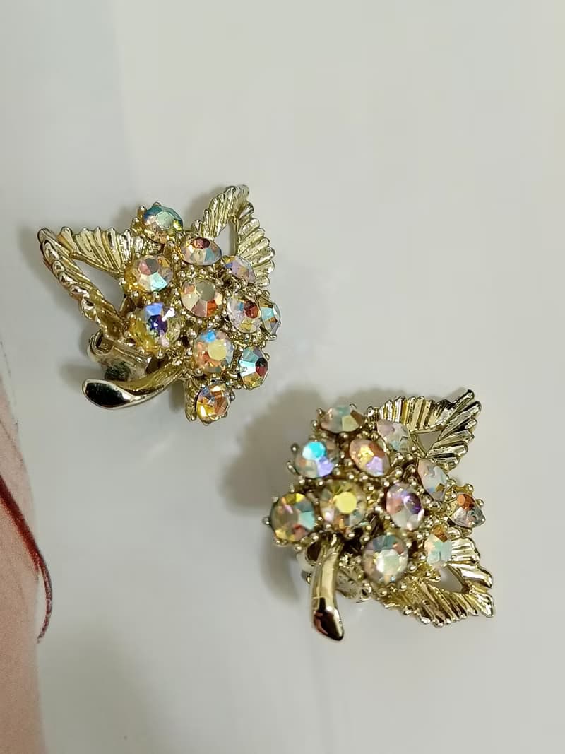 vintage jewelry  BSK 金色極光萊茵花卉 夾式耳環
