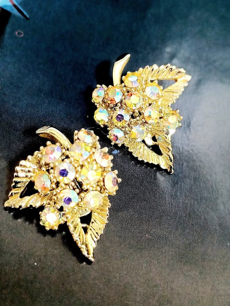 vintage jewelry  BSK 金色極光萊茵花卉 夾式耳環