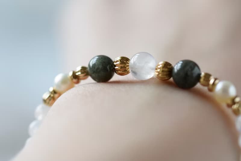 智慧。綠幽靈 月亮石 淡水珍珠 14K包金 天然石 手鍊