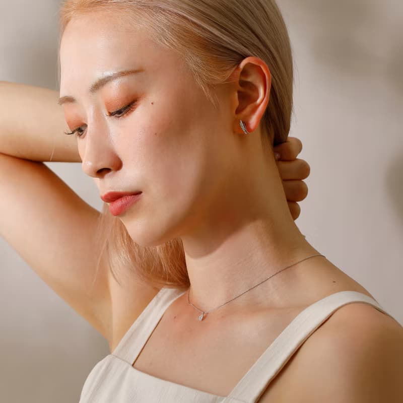 shining bridge loop-fit earring SV　ループフィットイヤリング　　ラインストーン　シルバー