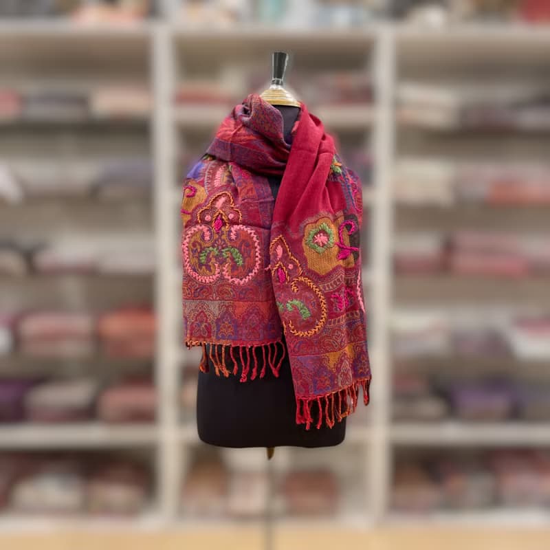 【母親節精選】喀什米爾厚織水煮羊毛 手工刺繡圍巾 - 蝴蝶蘭