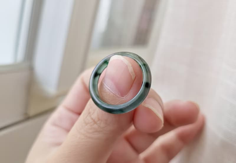 【親翠】天然翡翠 冰墨綠沉靜冰透低調三彩飄花手指鐲13號戒圈