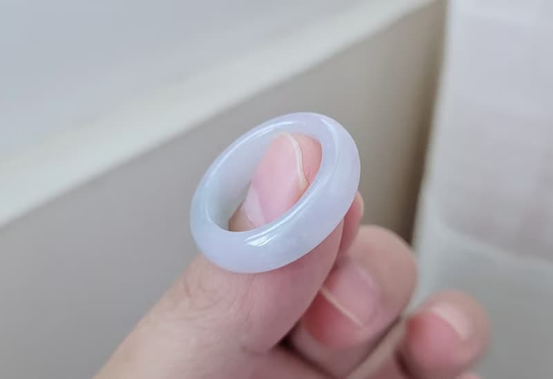 【親翠】天然翡翠 冰水潤帶紫帶綠有點美手指鐲12號戒圈