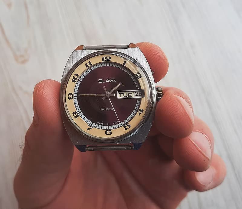 SLAVA 2428 mens watch wind up  – Soviet mechanical wrist watch USSR