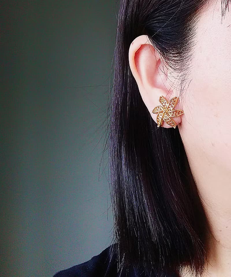 Vintage Jewelry 西洋古董飾品 Vendome 金色調 簍空花 夾式耳環