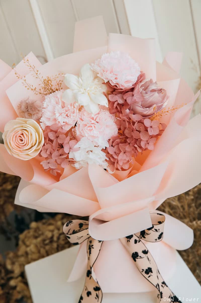 康乃馨花束/生日花束/生日禮物/畢業花束/永生花花束/母親節花束