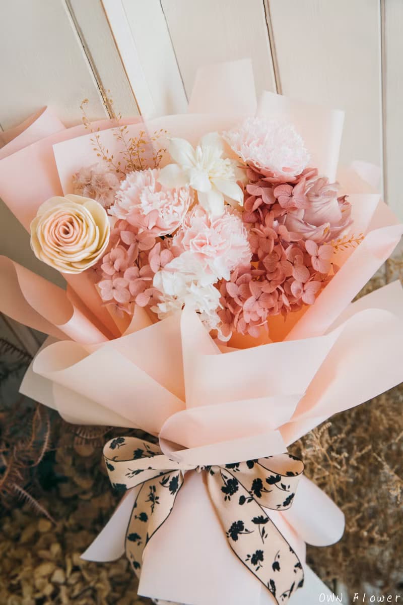 康乃馨花束/生日花束/生日禮物/畢業花束/永生花花束/母親節花束