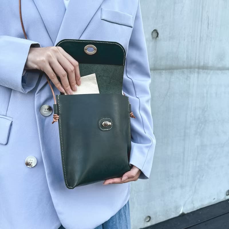 真皮肩背翻蓋包-六色 側背包/肩背包