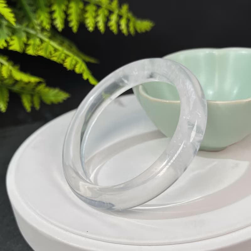 冰透白水晶手鐲 54MM 星光閃片白色水晶手環 精神平和 半山半水