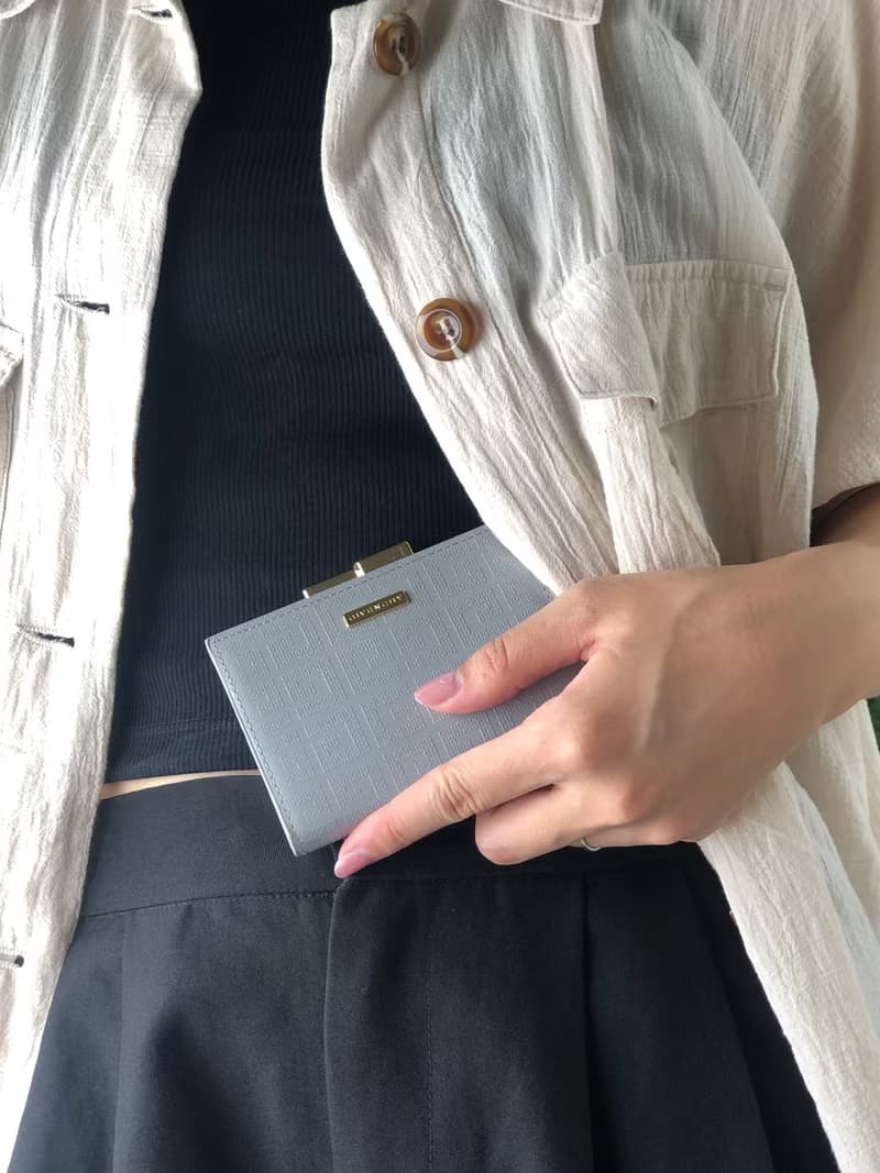 【 日本直送　名牌中古包 】GIVENCHY ジバンシィ 総柄 財布 グレー レザー がま口 vintage ヴィンテージ オールド dt8ykn