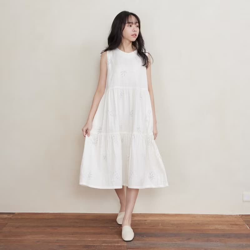 會呼吸∣UMORFIL調溫透氣二重紗水波花卉連身洋裝-共2色