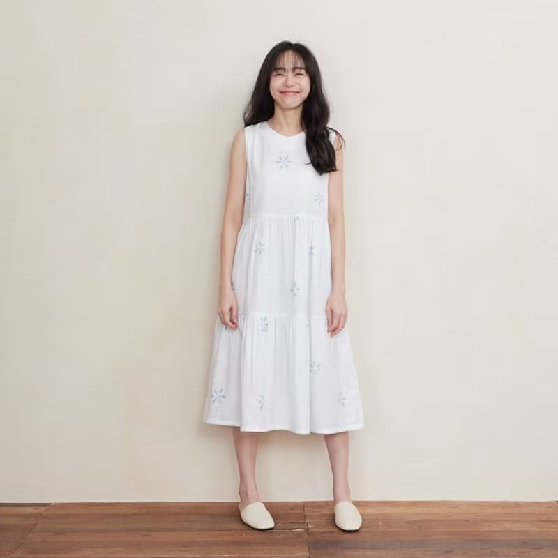 會呼吸∣UMORFIL調溫透氣二重紗水波花卉連身洋裝-共2色