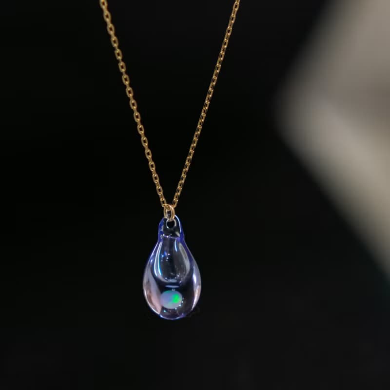 チェーンが選べる　夕凪moonアロマネックレス