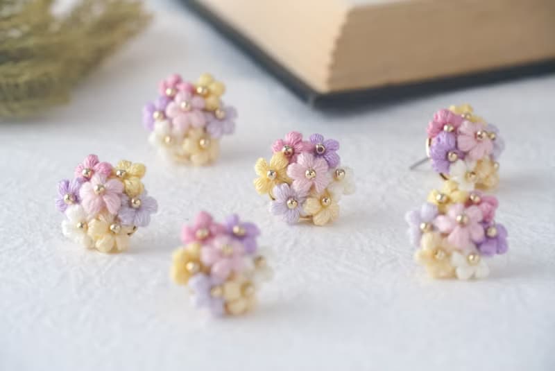 小花のブーケピアス/イヤリング