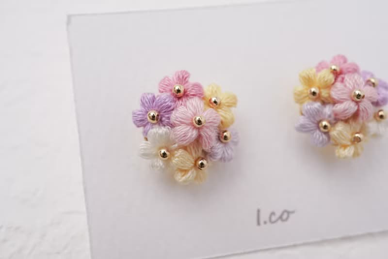 小花のブーケピアス/イヤリング