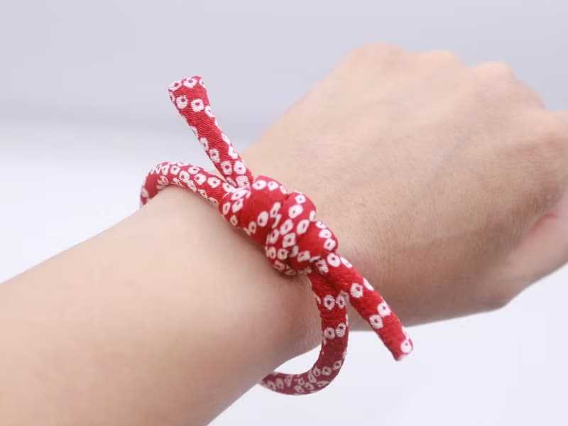 日本製手工紅色和風縮緬布結繩手鍊　緣起吉祥飾品