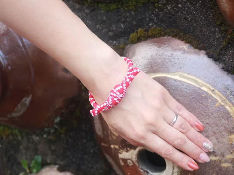 日本製手工紅色和風縮緬布結繩手鍊　緣起吉祥飾品