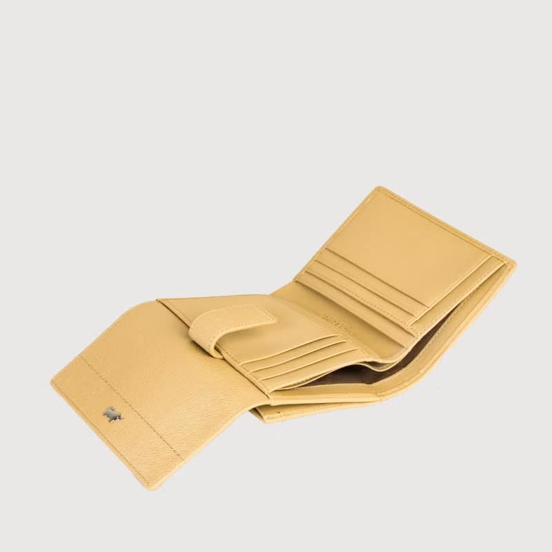 【免費升級送禮包裝】依雅娜 壓紋牛皮8卡兩折短夾多色/BF853-404