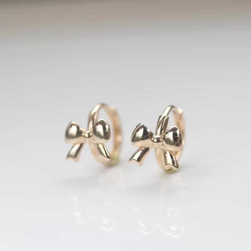 14K Gold Butterfly Lock Earring 金蝴蝶結耳扣耳環