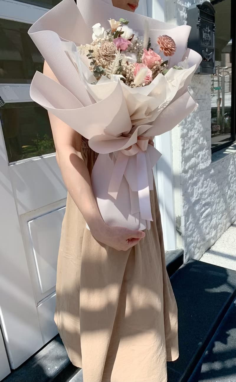 西雅圖奶茶乾燥永生花束 告白花束 生日禮物 求婚捧花 情人節禮物