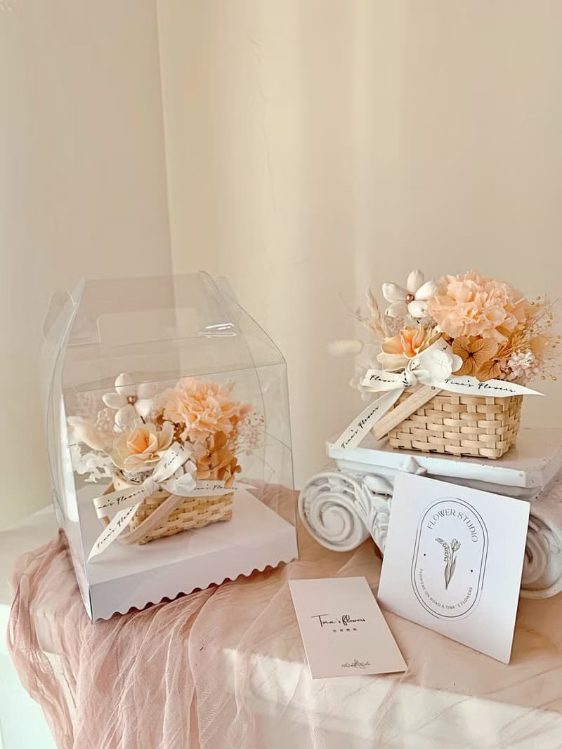 永生康乃馨小花籃 母親節花禮 永生花