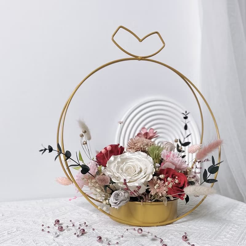 預購。祝賀送禮。永生花蝴蝶結提籃花