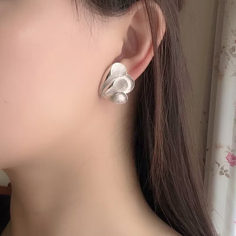 葡萄葉藤耳夾/美國Trifari古董 雲朵花瓣耳夾/極光萊茵石緞帶耳夾
