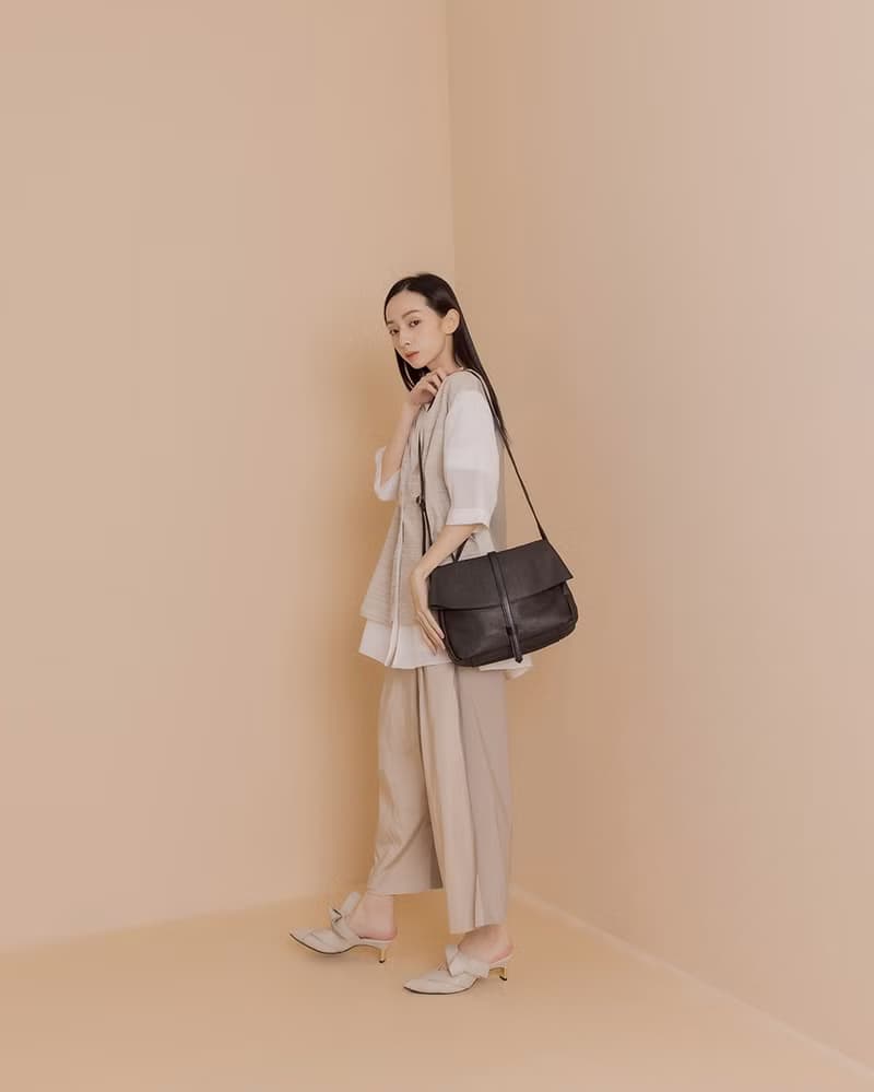 supportingrole 小橢圓3層空間條帶掀蓋單肩包側背包 黑