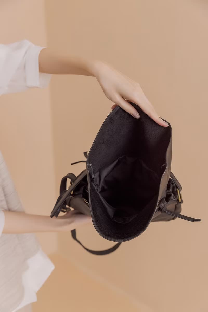 supportingrole 小橢圓3層空間條帶掀蓋單肩包側背包 黑