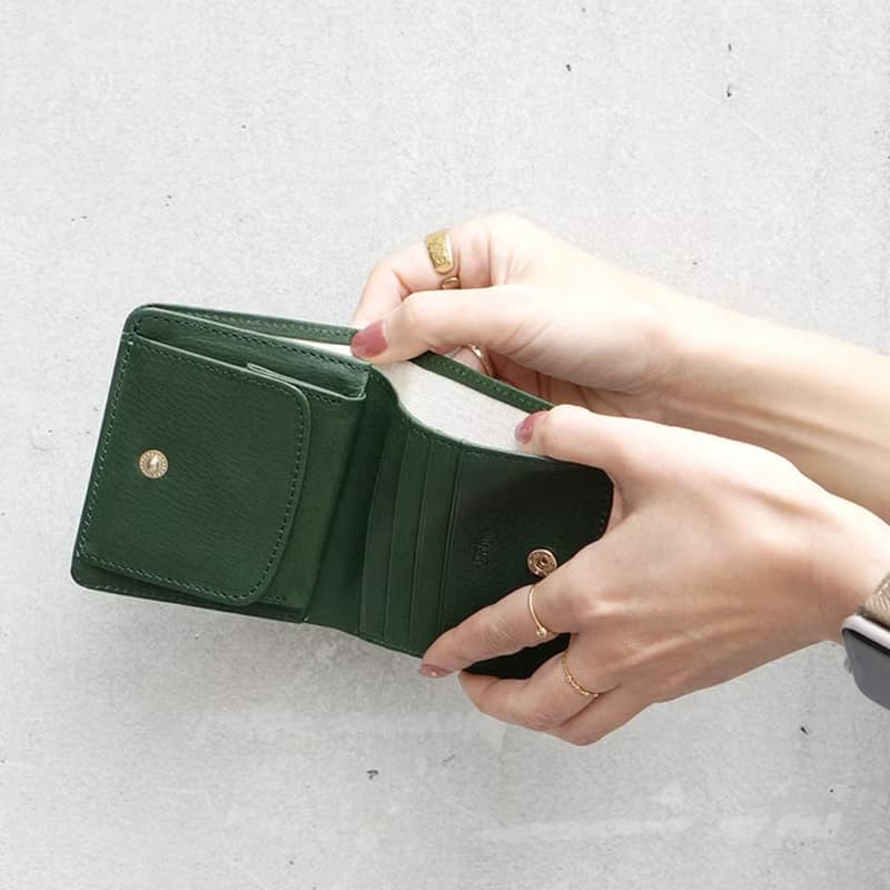 日本典雅質感 輕巧女性軟質牛皮手工短夾 Made in Japan by Folna