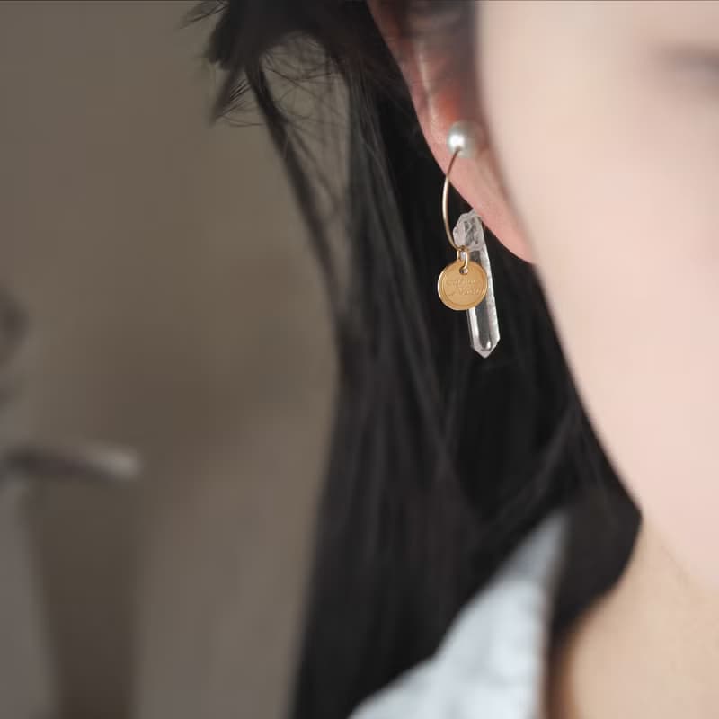 氷柱クリスタル | シングルイヤーカフ | ブランドプレート・淡水パール | 大きめフープ