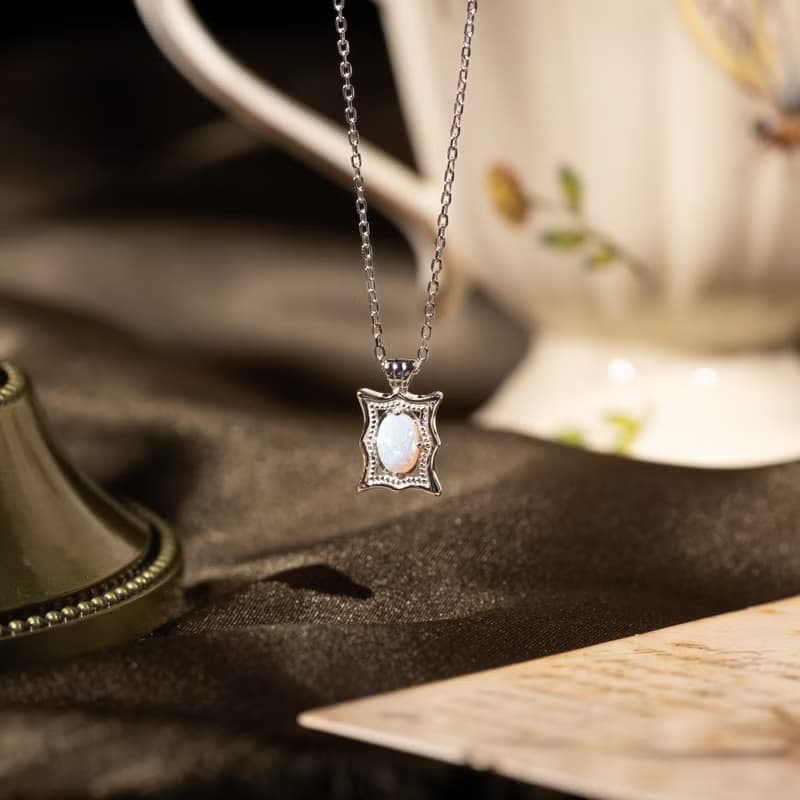 【Silent ECHO】窗曦微光 | 人造蛋白石 純銀項鍊 復古感飾品