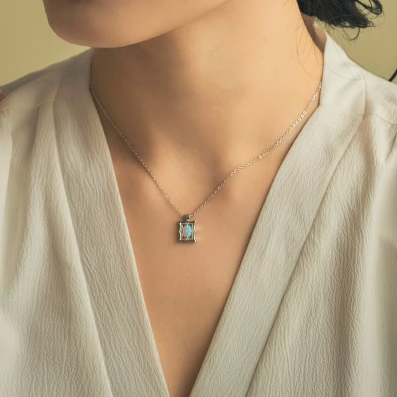 【Silent ECHO】窗曦微光 | 人造蛋白石 純銀項鍊 復古感飾品