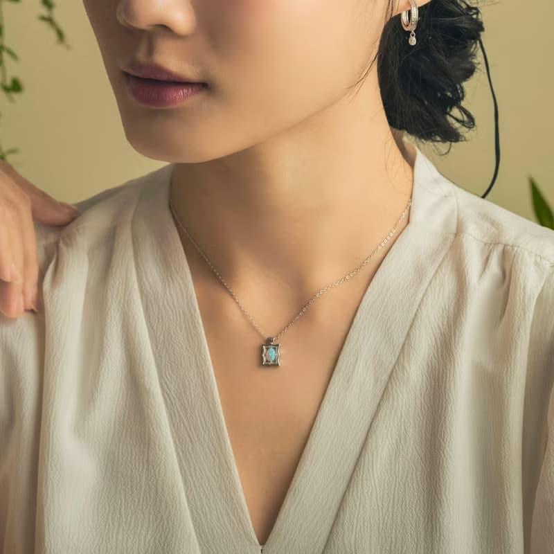 【Silent ECHO】窗曦微光 | 人造蛋白石 純銀項鍊 復古感飾品