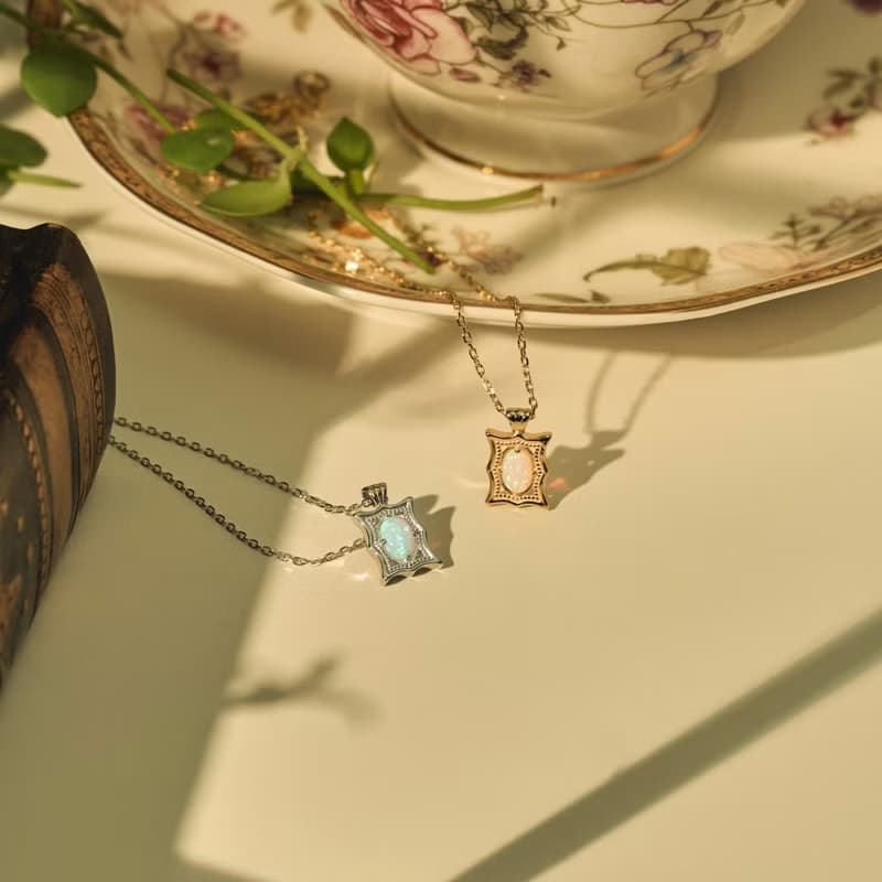 【Silent ECHO】窗曦微光 | 人造蛋白石 純銀項鍊 復古感飾品