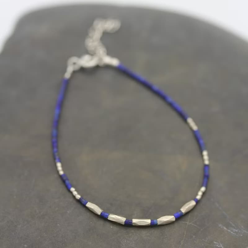 Diamond shape silver beads with dark blue lapis lazuli bracelet (B0021)