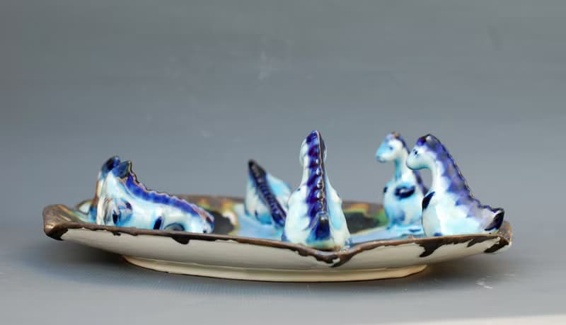 Fancy dish Blue dragons figurines Sculpture Space plate Alien creatures