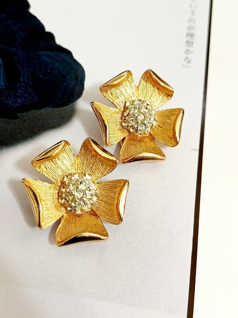 vintage jewelry  典雅刷金花卉萊茵 夾式耳環