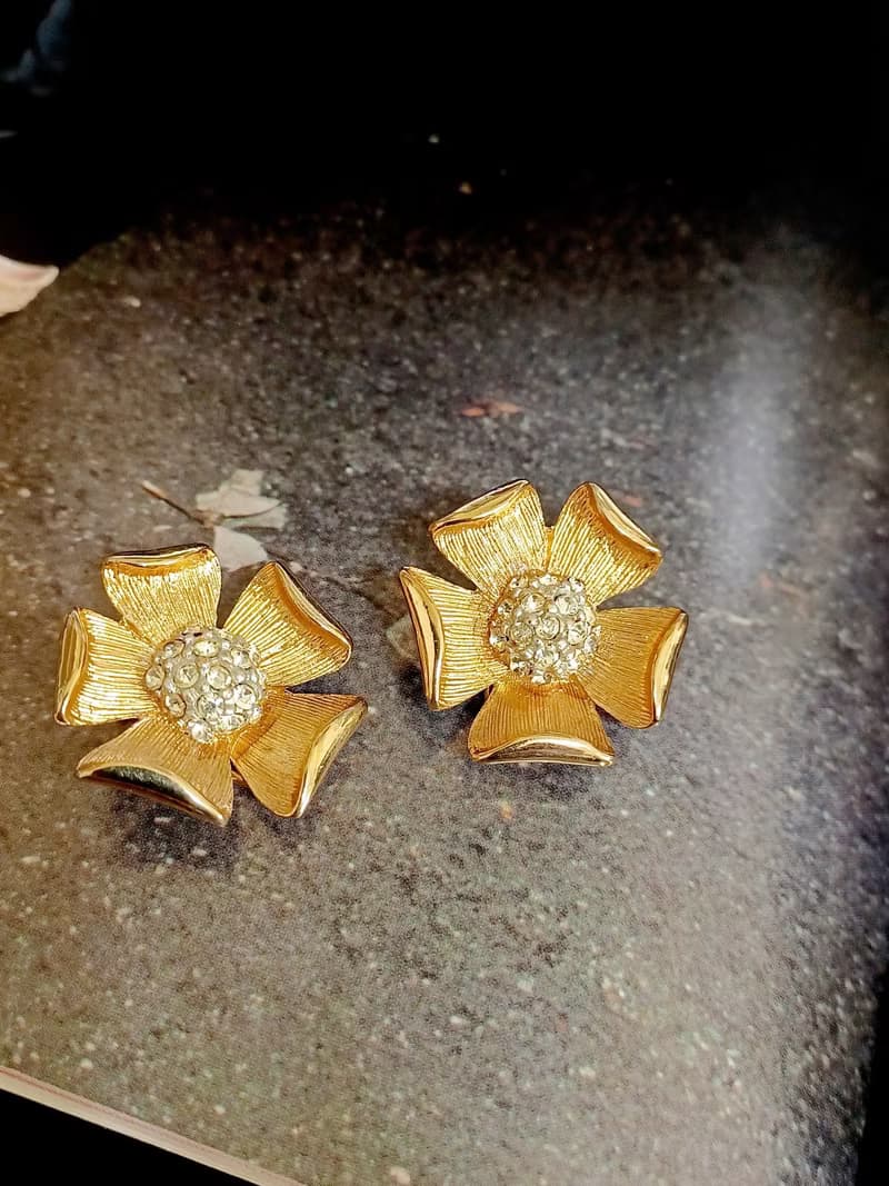 vintage jewelry  典雅刷金花卉萊茵 夾式耳環