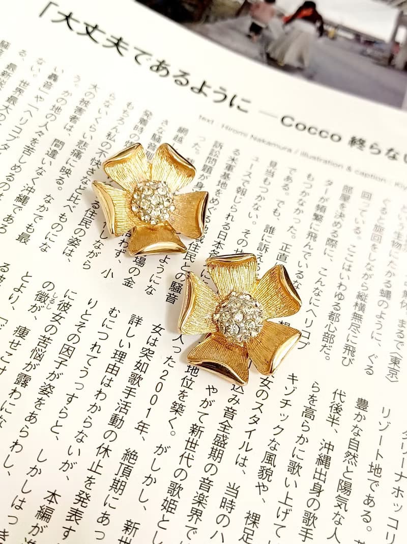 vintage jewelry  典雅刷金花卉萊茵 夾式耳環