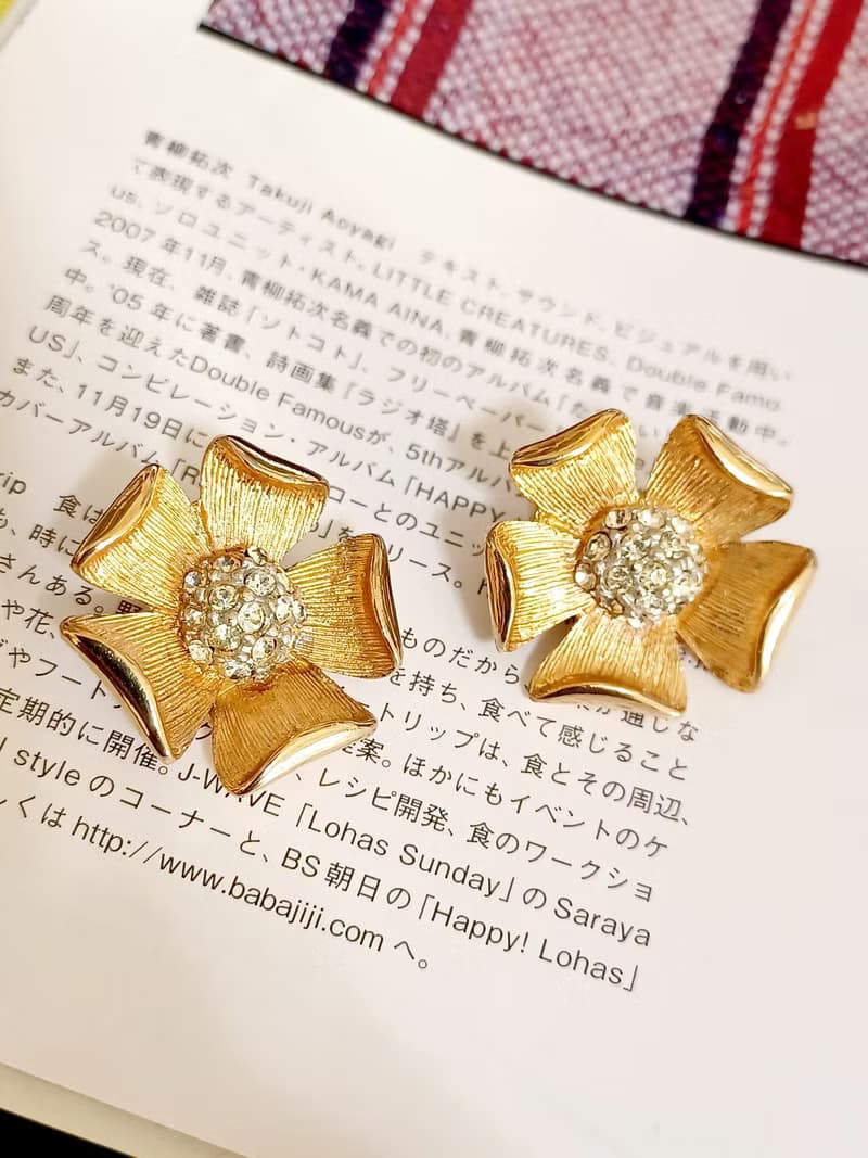 vintage jewelry  典雅刷金花卉萊茵 夾式耳環